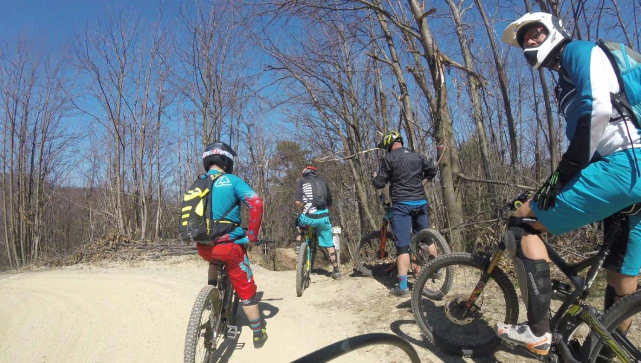 Albergo Aduepassi & Servizio Bike Shuttle فينالي ليغوري المظهر الخارجي الصورة