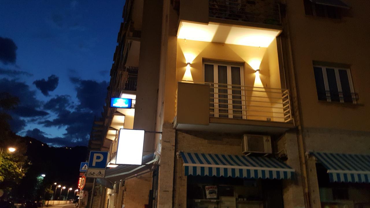 Albergo Aduepassi & Servizio Bike Shuttle فينالي ليغوري المظهر الخارجي الصورة