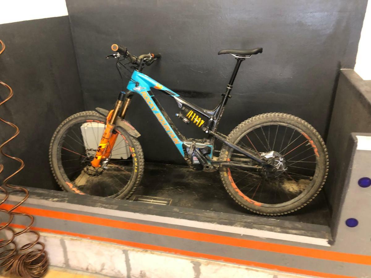 Albergo Aduepassi & Servizio Bike Shuttle فينالي ليغوري المظهر الخارجي الصورة